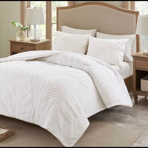 King Bahari Tropical Tufted Chenille Coverlet set